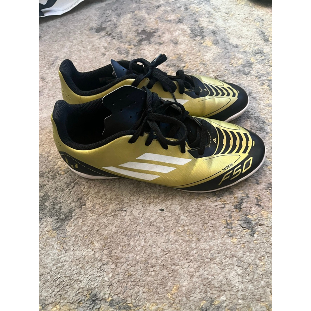 Adidas Messi f50 indoor soccer shoes size 5